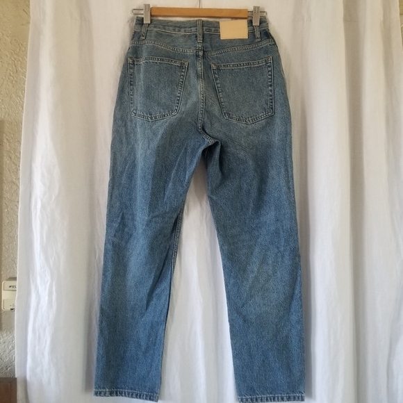 Everlane | 90s Cheeky Jean - Picture 2 of 7